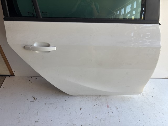 12950 Opel Zafira C Jobb hátsó Ajtó Fehér Z40r