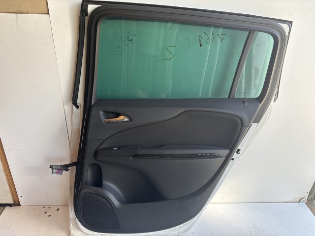 12950 Opel Zafira C Jobb hátsó Ajtó Fehér Z40r