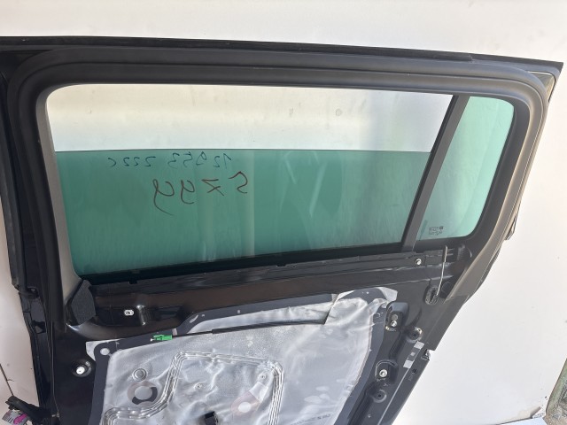 12952 Opel Zafira C Jobb hátsó Ajtó Fekete Z22c