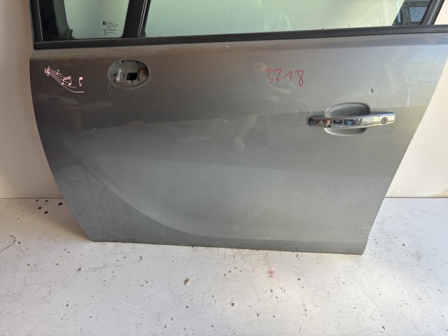 12960 Opel Meriva B Bal első Ajtó Használt Ezüst Z179