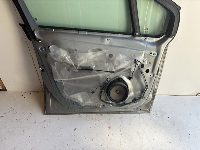 12960 Opel Meriva B Bal első Ajtó Használt Ezüst Z179