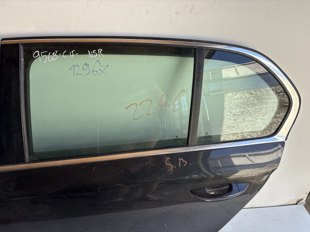 12967 Skoda Superb II. 2009-2015 Bal hátsó Ajtó Fekete
