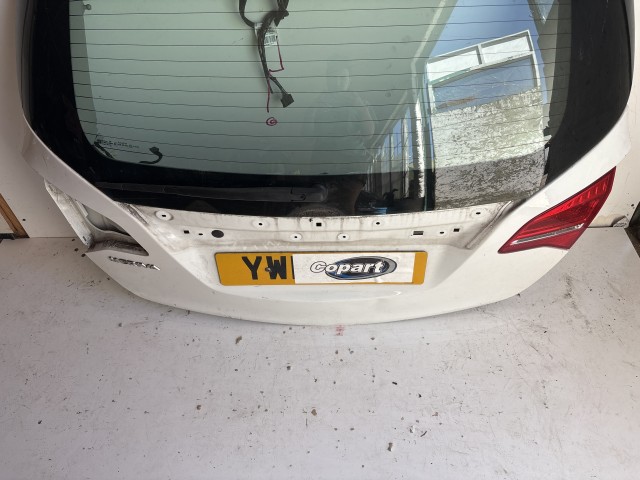 12974 Opel Meriva B Csomagtérajtó Fehér
