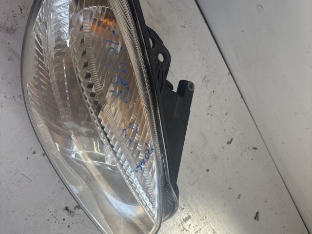 12987 Skoda Roomster Jobb első Lámpa Fényszóró Projektoros