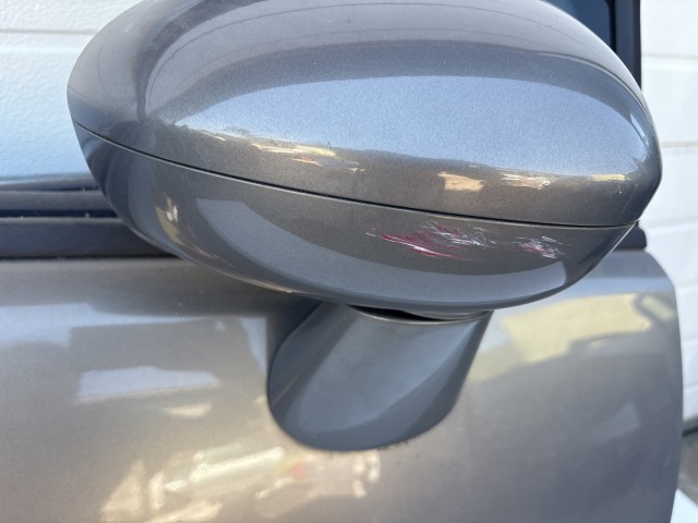 12990 Opel Meriva B Jobb első Ajtó Barna Z40w