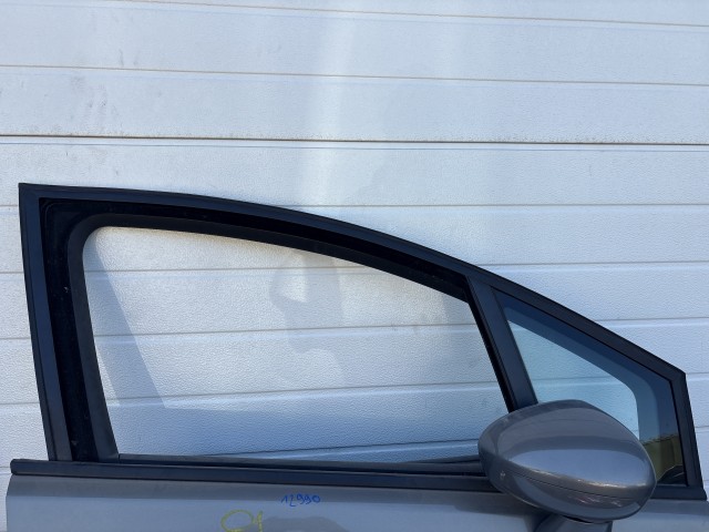 12990 Opel Meriva B Jobb első Ajtó Barna Z40w