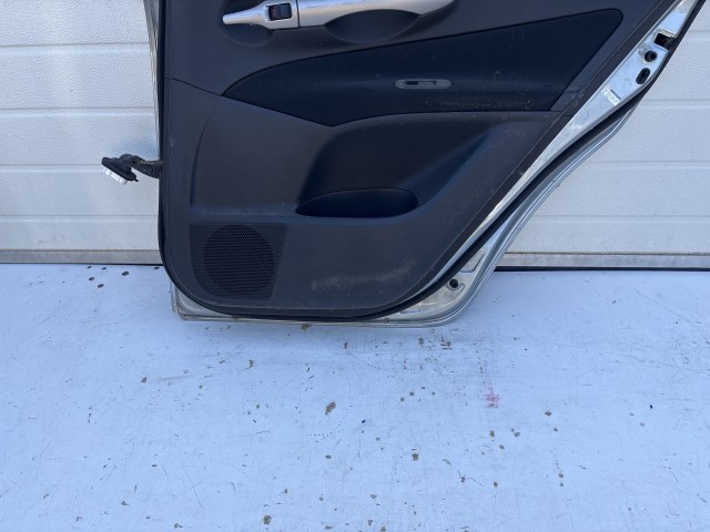 12994 Toyota Auris Jobb hátsó Ajtó Ezüst