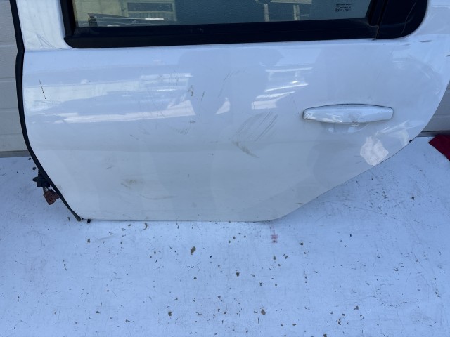13002 Dacia Duster 2011 Ajtó Használt Bal hátsó Fehér 