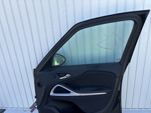 13014 Opel Zafira C Jobb első Ajtó Fekete z22c