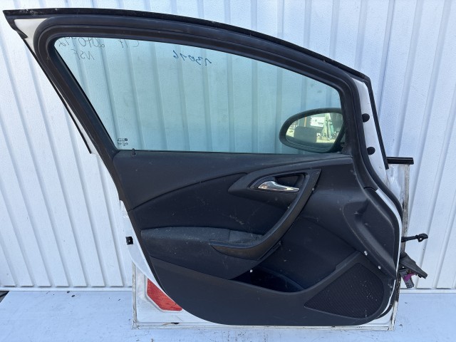 13016 Opel Astra J Bal első Ajtó Fehér