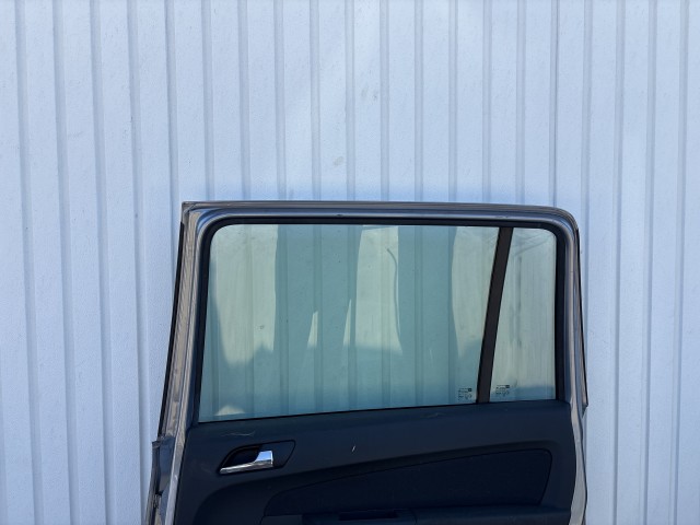 13022 Opel Zafira B Jobb hátsó Ajtó Ezüst Z163