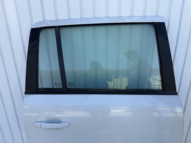 13025 Opel Zafira B Jobb hátsó Ajtó Fehér