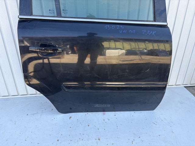 13023 Opel Zafira B Jobb hátsó Fekete Z20r