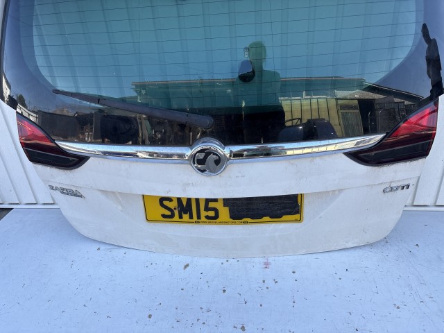 7808 Opel Zafira C 2011-2017 Csomagtérajtó Használt  Fehér