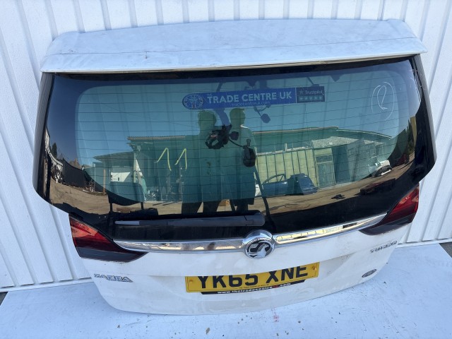 7809 Opel Zafira C 2011-2017 Csomagtérajtó Használt  Fehér