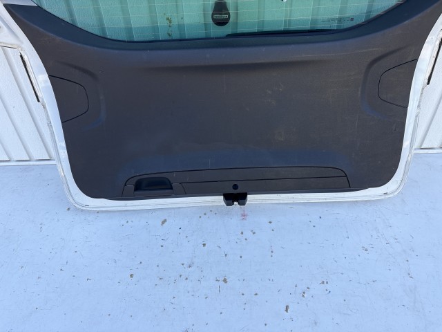7809 Opel Zafira C 2011-2017 Csomagtérajtó Használt  Fehér
