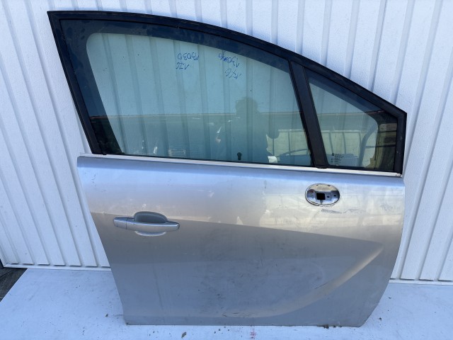 13030 Opel Meriva B Jobb első Ajtó Ezüst Z176