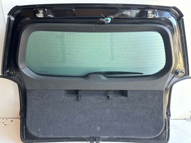 13043 Opel Astra H kombi Csomagtérajtó Fekete