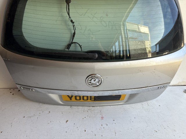 13050 Opel Astra H kombi Csomagtérajtó Z157 Ezüst