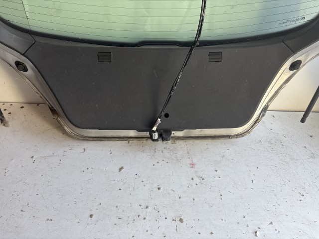 13062 Opel H astra Csomagtérajtó Z157 Ezüst 5 ajtós