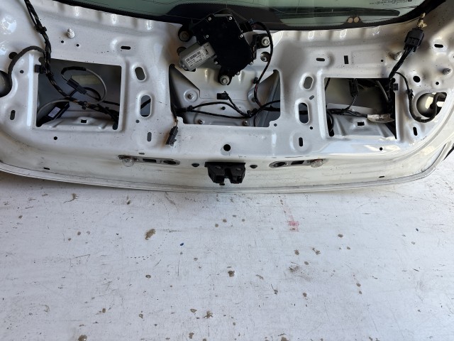 13068 Opel Astra J 2009-2015 Csomagtérajtó Használt  Fehér