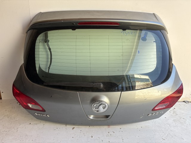 13070 Opel Astra J Csomagtérajtó Z179 Ezüst 5 ajtós