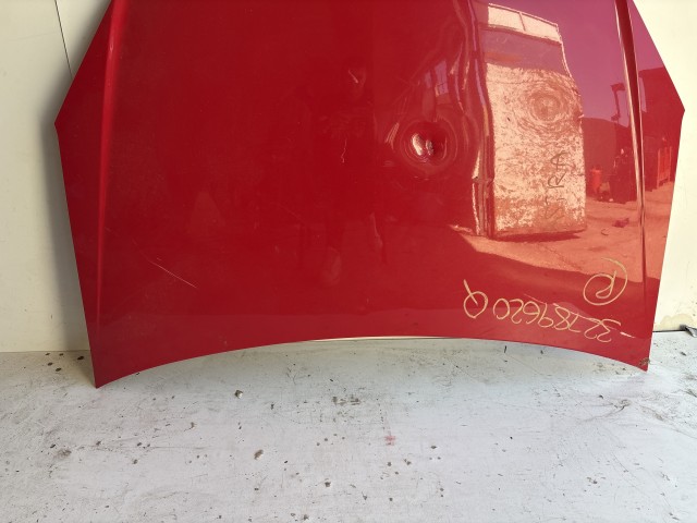 13072 Opel H astra 2004-2014 Motorháztető Használt Piros  