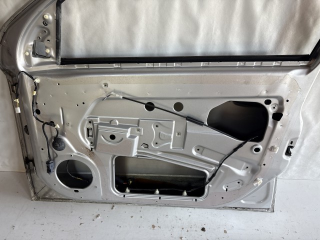 13195 Opel Astra H Jobb első Ajtó Ezüst  Z157