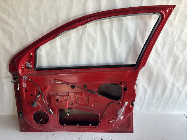 13197 Opel Astra H Jobb első Ajtó Használt Piros 
