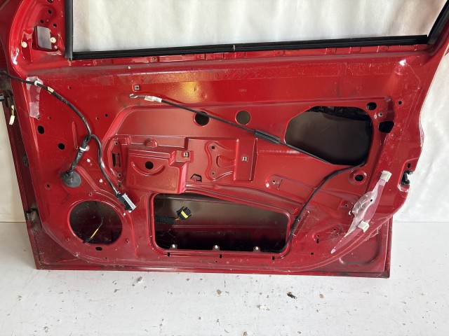 13197 Opel Astra H Jobb első Ajtó Használt Piros 