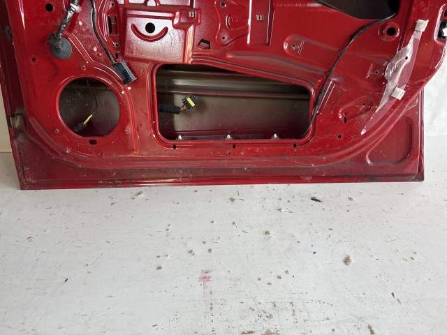 13197 Opel Astra H Jobb első Ajtó Használt Piros 