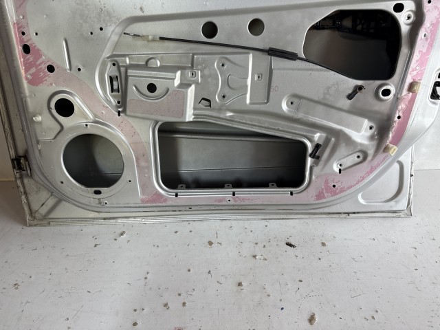 13198 Opel Astra H Jobb első Ajtó Ezüst  Z157