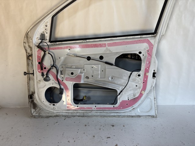 13210 Opel Astra H Jobb első Ajtó Fehér