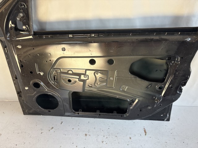 13216 Opel Astra H Jobb első Ajtó Fekete Z20R