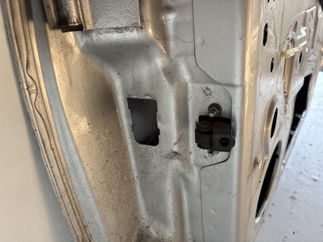 13204 Opel Astra H Jobb első Ajtó Szürke Z157