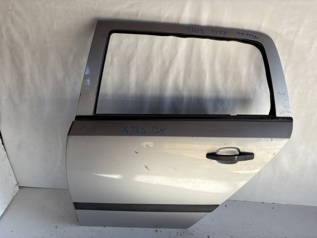 13229 Opel Astra H kombi Bal hátsó Ajtó Ezüst Z157