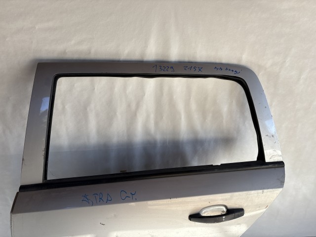 13229 Opel Astra H kombi Bal hátsó Ajtó Ezüst Z157