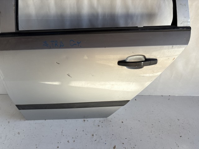 13229 Opel Astra H kombi Bal hátsó Ajtó Ezüst Z157