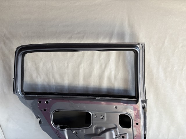 13227 Opel Astra H kombi Bal hátsó Ajtó Szürke Z163
