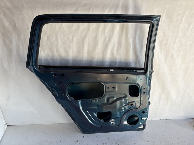 13226 Opel Astra H kombi Bal hátsó Ajtó fekete Z22c