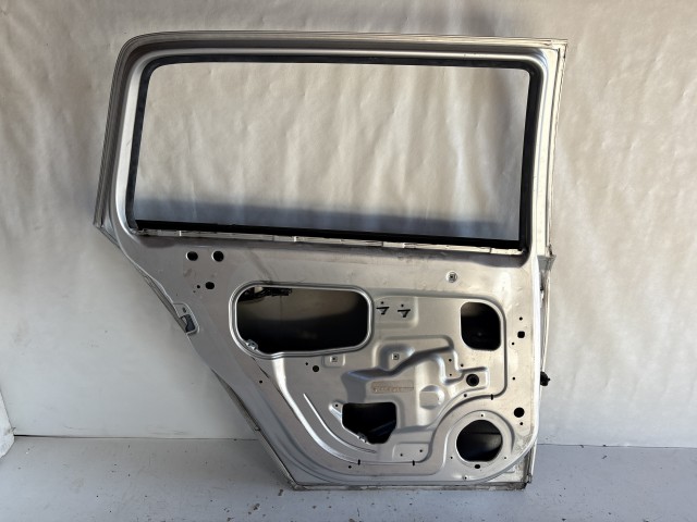 13225 Opel astra H kombi Bal hátsó Ajtó Szürke Z176