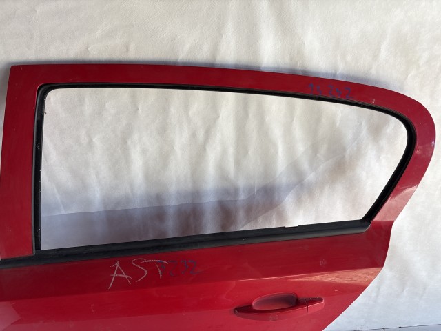 13232 Opel Astra H Bal hátsó Ajtó Piros 5 ajtós