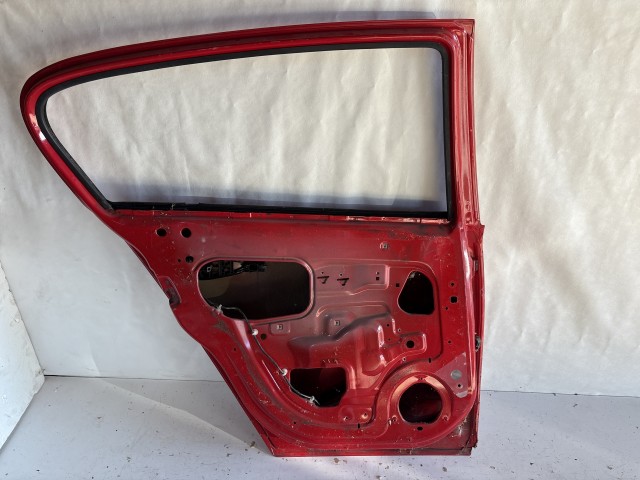 13232 Opel Astra H Bal hátsó Ajtó Piros 5 ajtós