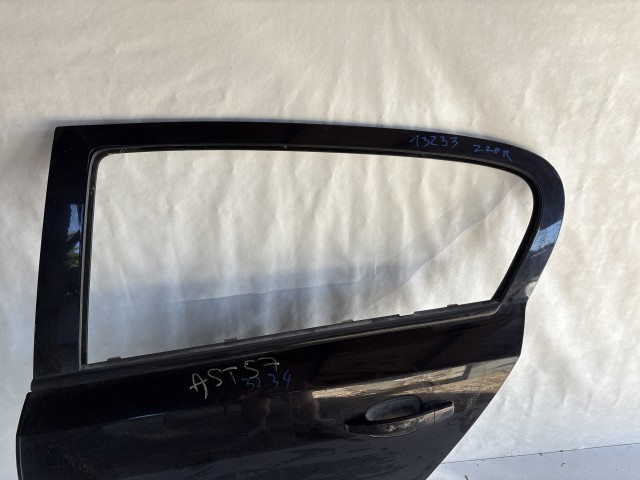 13233 Opel astra H Bal hátsó Ajtó Fekete Z20r 5 ajtós