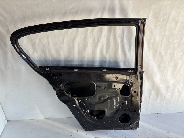 13233 Opel astra H Bal hátsó Ajtó Fekete Z20r 5 ajtós