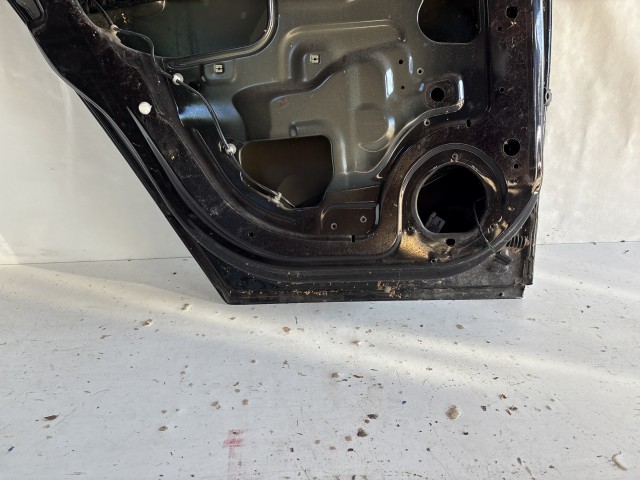 13233 Opel astra H Bal hátsó Ajtó Fekete Z20r 5 ajtós