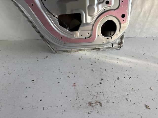 13234 Opel astra H Bal hátsó  Ajtó Ezüst Z157 5 ajtós