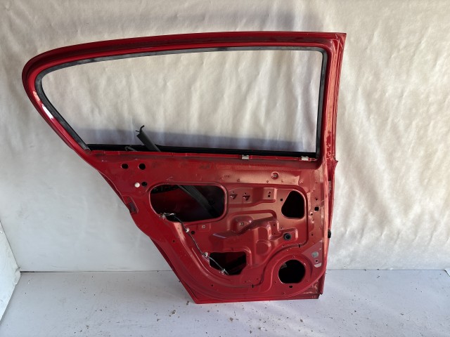13236 Opel Astra H Bal hátsó Ajtó Piros 5 ajtós