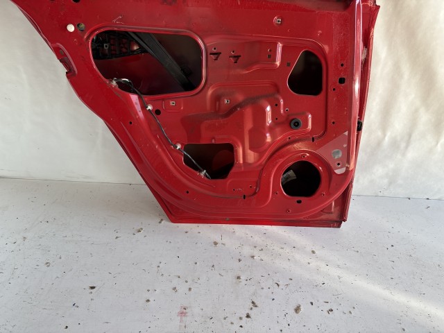 13236 Opel Astra H Bal hátsó Ajtó Piros 5 ajtós