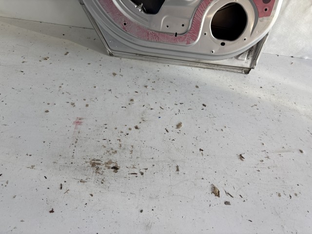 13241 Opel Astra H Bal hátsó Ajtó Ezüst Z157 5 ajtós